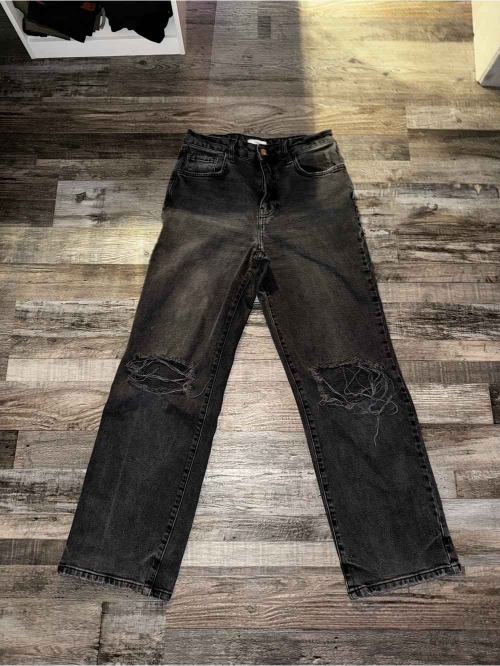 Forever 21 Women's Straight Leg Distressed Jeans Size 27